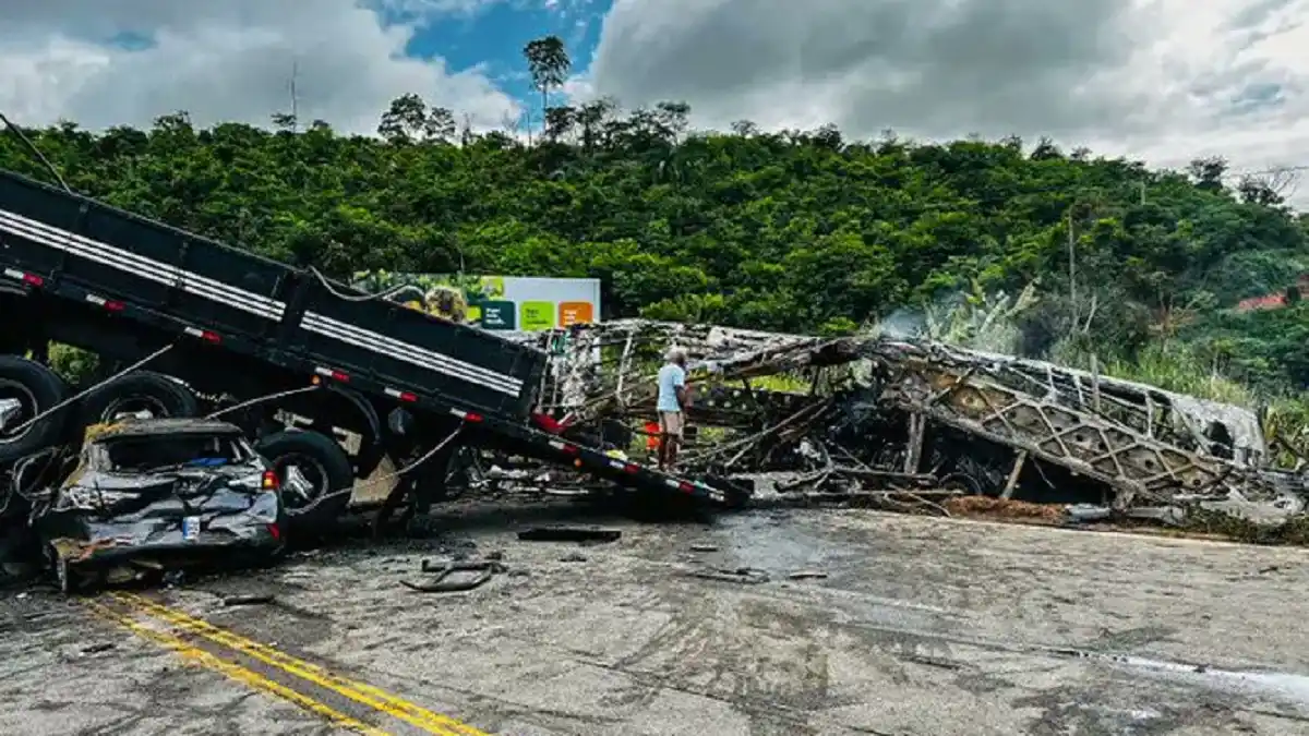 ¡TRAGEDIA EN BRASIL! Accidente de tránsito deja al menos 32 muertos en MINAS GERAIS