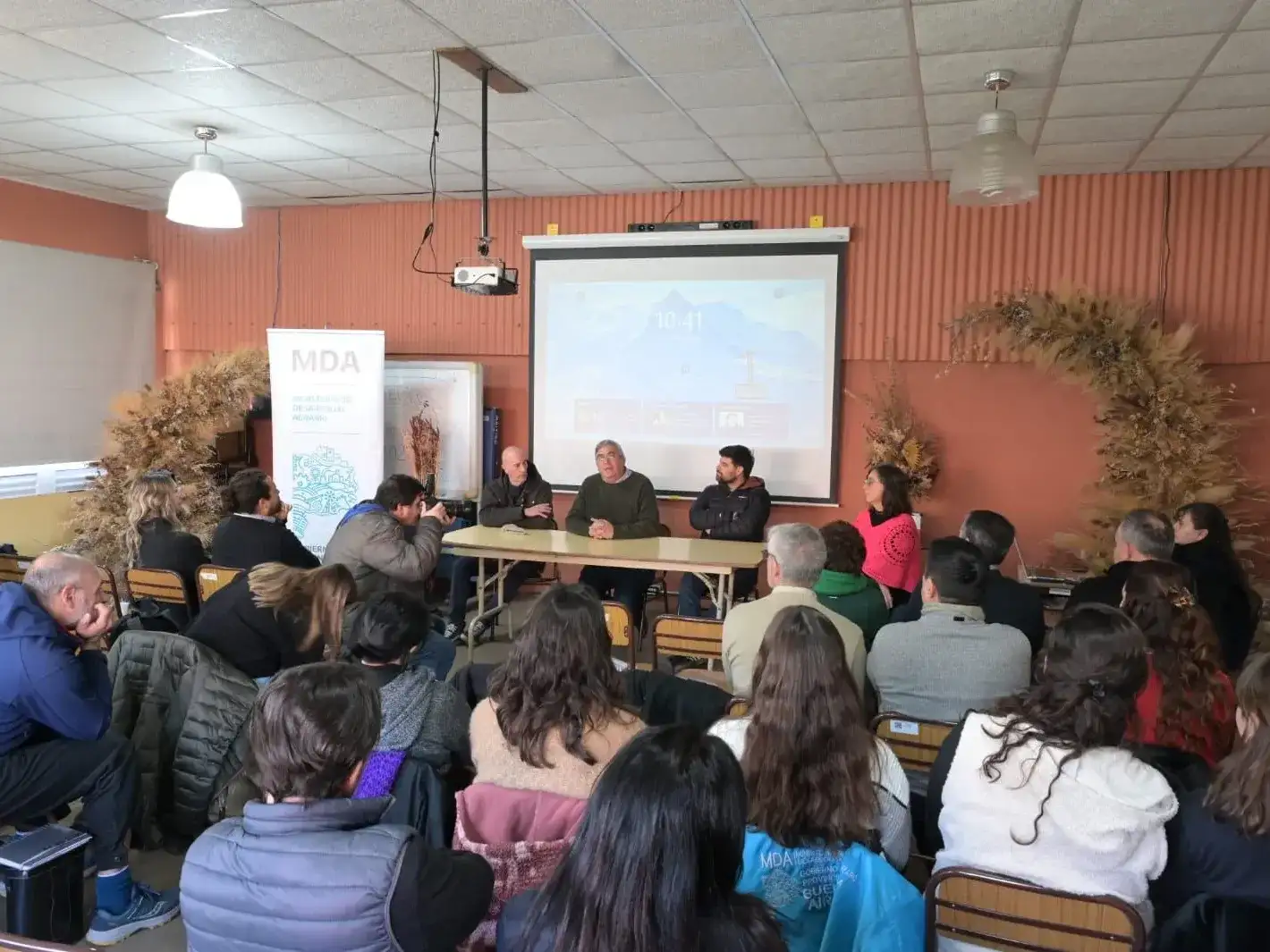 El ministro de Desarrollo Agrario afirmó que el desguace del INTA es “un tiro en el pie” al desarrollo