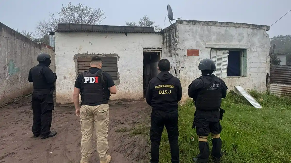 Los operativos de la PDI se realizaron en el marco de una investigación por robo calificado y delitos vinculados a estupefacientes - 2