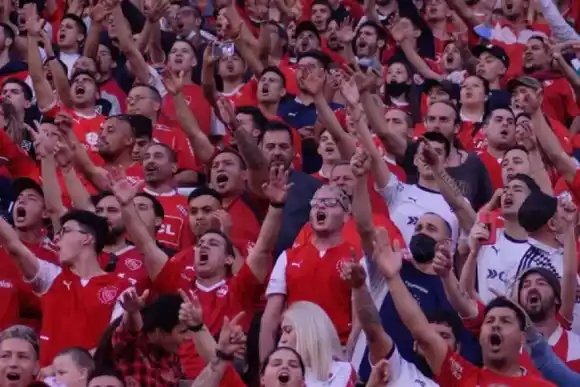 Le donó dinero a Independiente y fue escrachado por incumplir con la cuota alimentaria