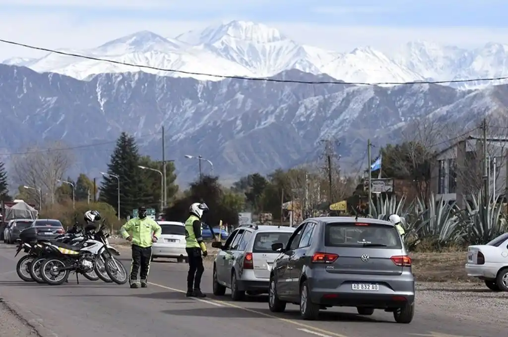 Cierran restaurantes y restringen ingreso a clubes en San Rafael