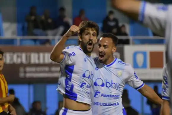 Con una victoria fuera de casa, Atlético avanza a paso firme hacia la segunda final