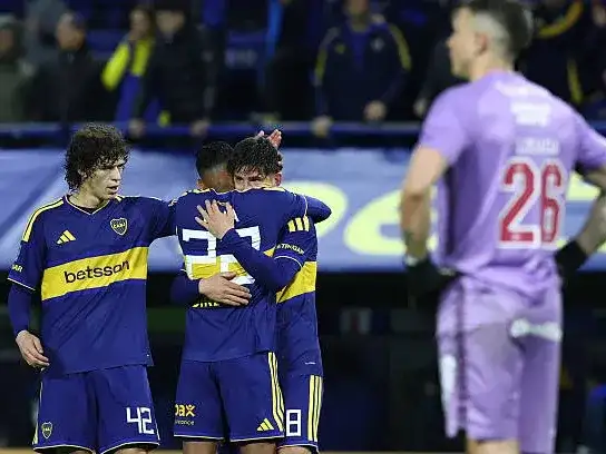 El festejo de Boca en el final del partido.