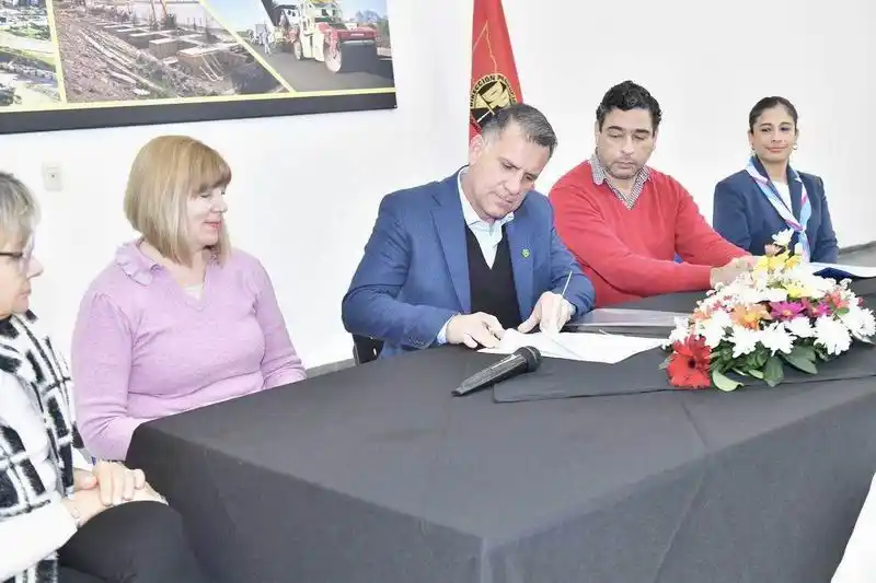 Firmaron convenios para cursos de 
capacitación para trabajadores viales
