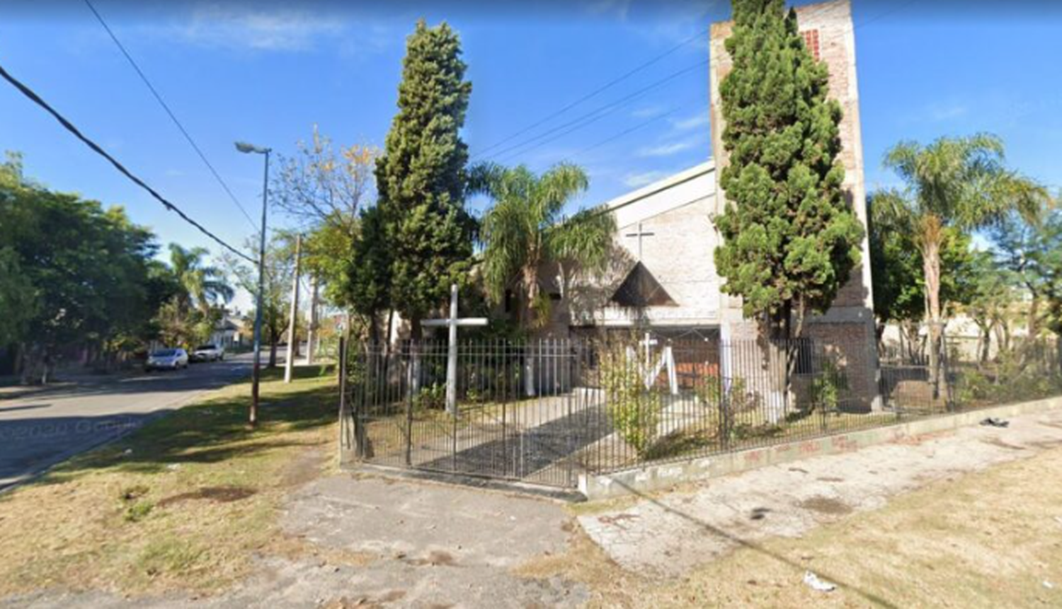 Un hombre quedó detenido luego de intentar apuñalar a su expareja en plena misa