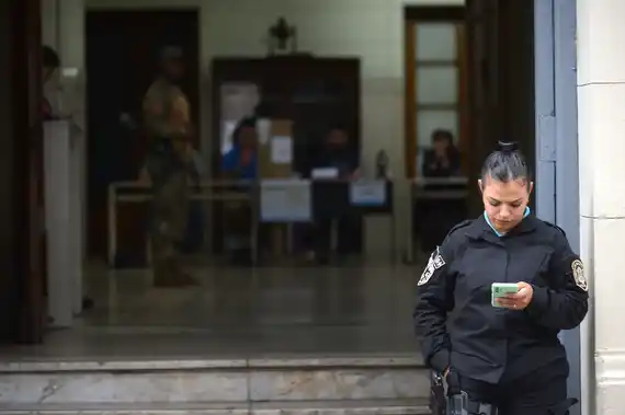 Los policías afectados a las elecciones legislativas cobrarán $75.000