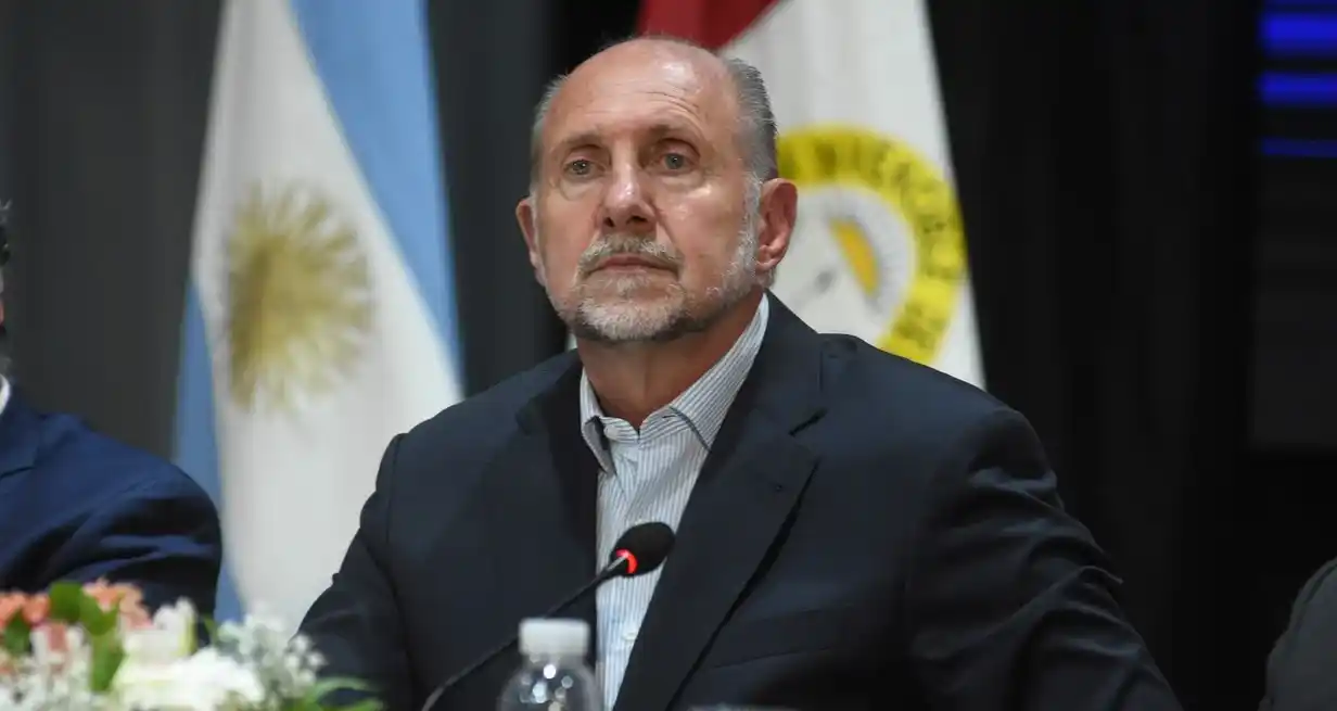 Perotti destacó la propuesta a los docentes y remarcó que “el incremento es del 77 % con cláusula de revisión en diciembre”