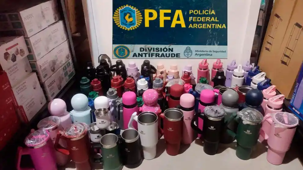 Secuestraron más de 450 vasos, termos y mates falsificados - 1
