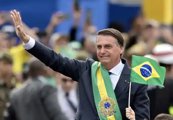 Jair Bolsonaro pide a los camioneros que desbloqueen las vías en Brasil