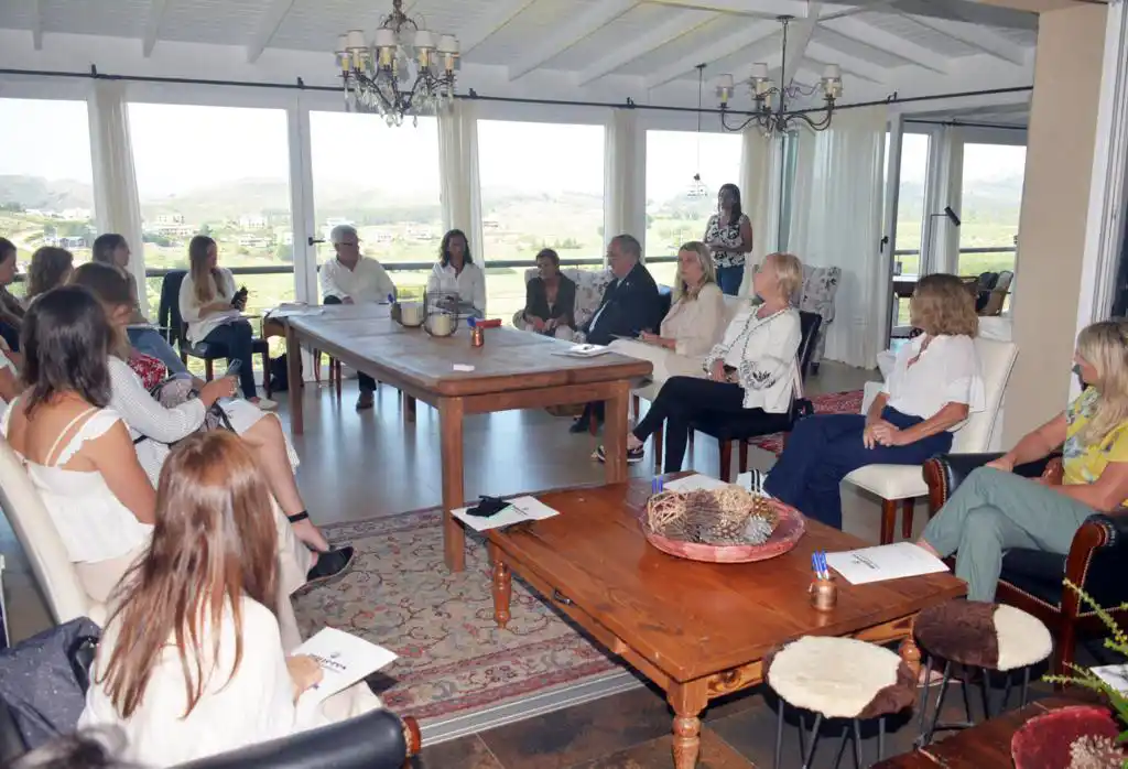 El Intendente encabezó un encuentro con mujeres que representan a diversos sectores económicos
