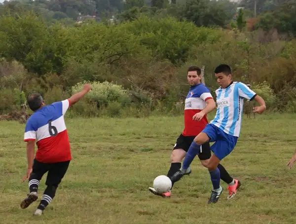 Atlético Sur goleó a Primero de Mayo en la fecha inicial de AFAG