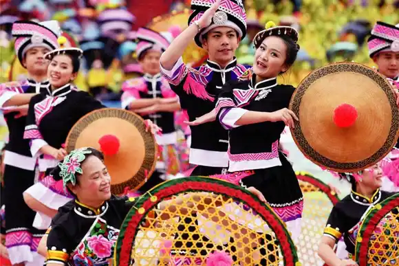 Se inaugurará una muestra sobre trajes típicos de las minorías étnicas de China