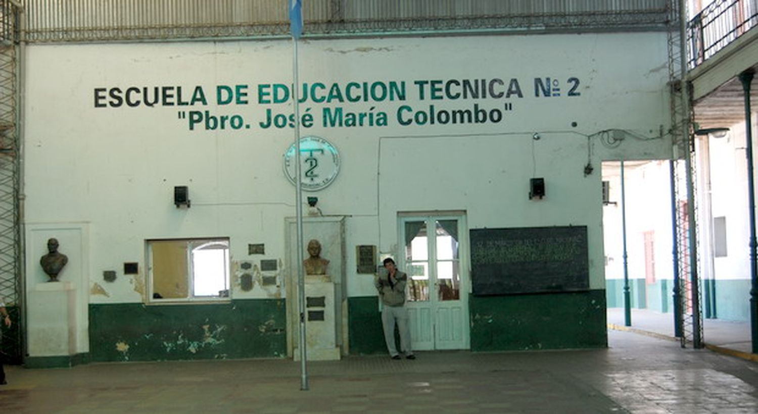 Los alumnos de escuelas técnicas serían los primeros en volver a las aulas