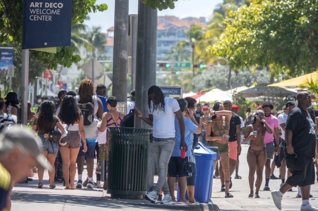 Miami Beach: toque de queda nocturno tras situaciones la llegada de turistas