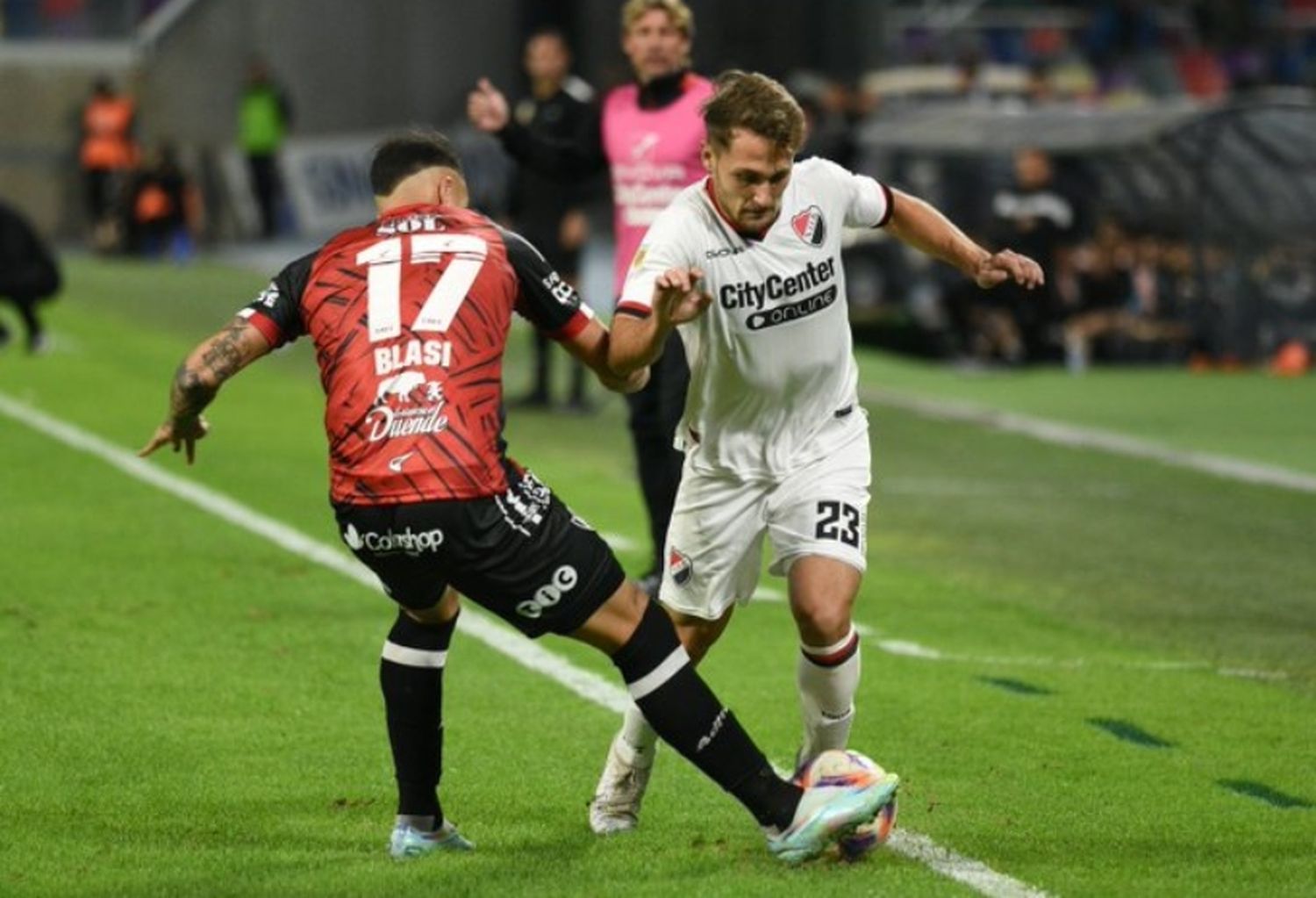 Un gol de mitad de cancha sepultó las esperanzas de Newell’s, y cayó 2-0 frente a Central Córdoba