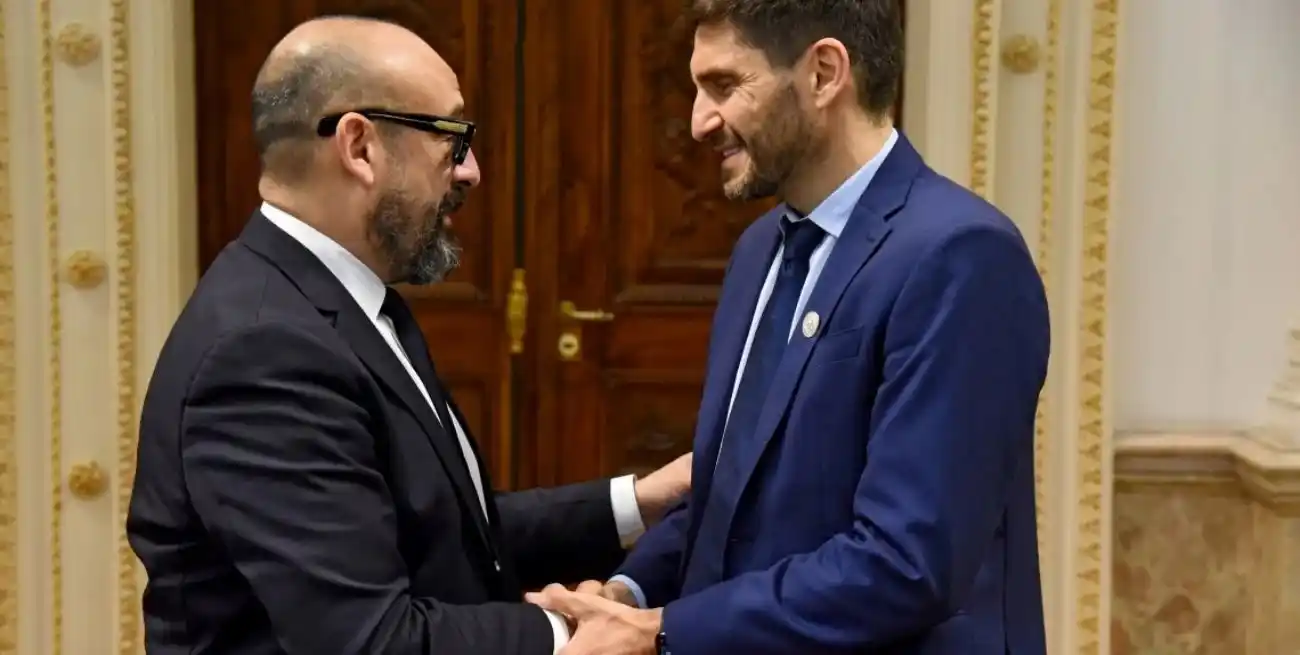 Pullaro con parlamentarios de la UE.