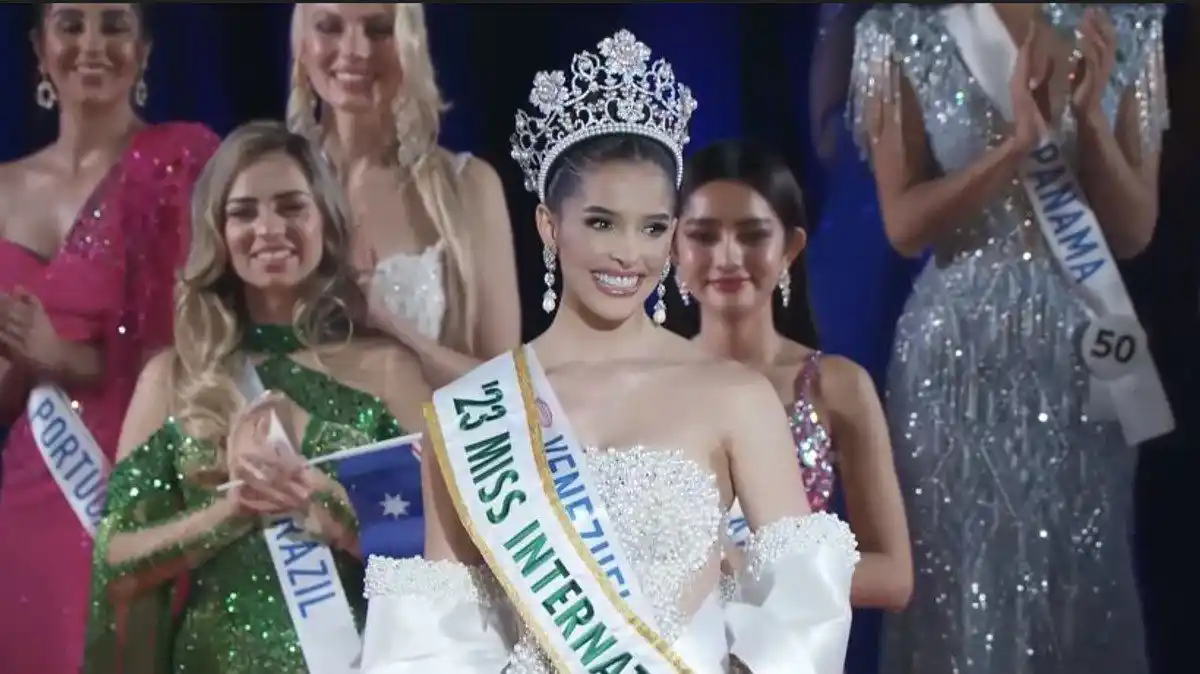 ¡UNA NUEVA CORONA! Andrea Rubio gana el Miss International 2023 (video)