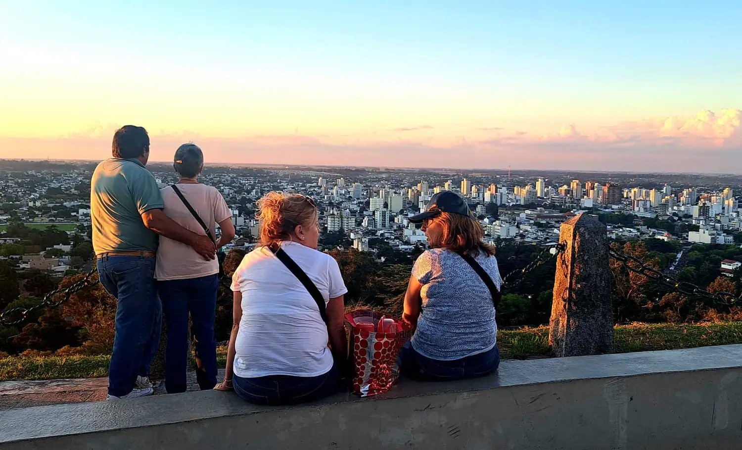 Casi la mitad de los hogares de Tandil está a cargo de mujeres pero persisten las brechas laborales