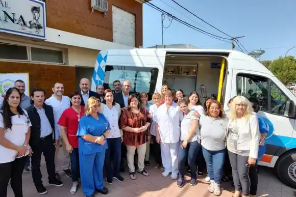 Maria Juana: el Gobernador Omar Perotti entregó una ambulancia