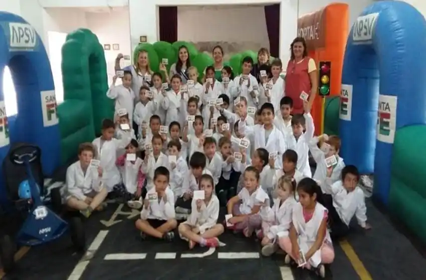 Suspendieron las clases en una localidad de Santa Fe por casos de coronavirus