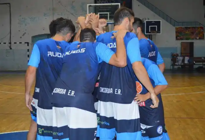 Ferro sale nuevamente a la ruta para visitar a San José