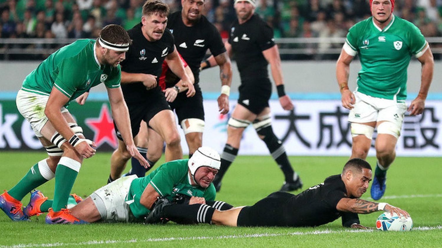 Nueva Zelanda e Inglaterra avanzaron a las semifinales