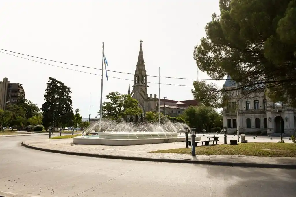 Continúan las alertas rojas por temperaturas extremas en Tres Arroyos