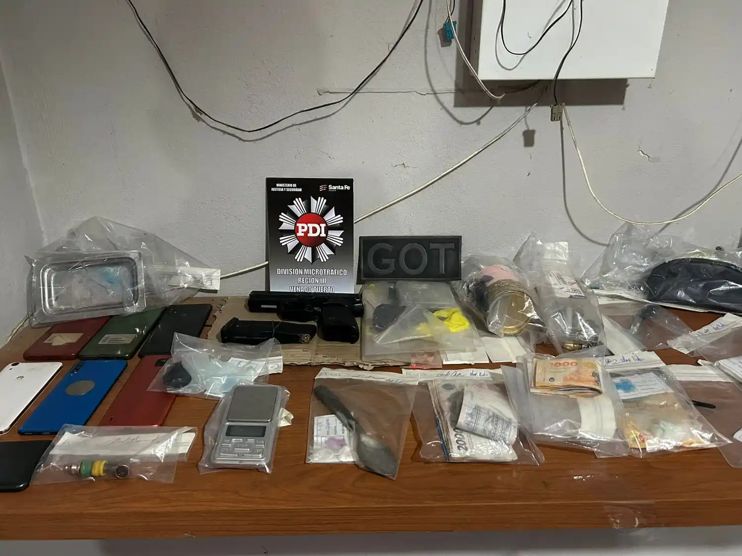 Parte del material incautado.