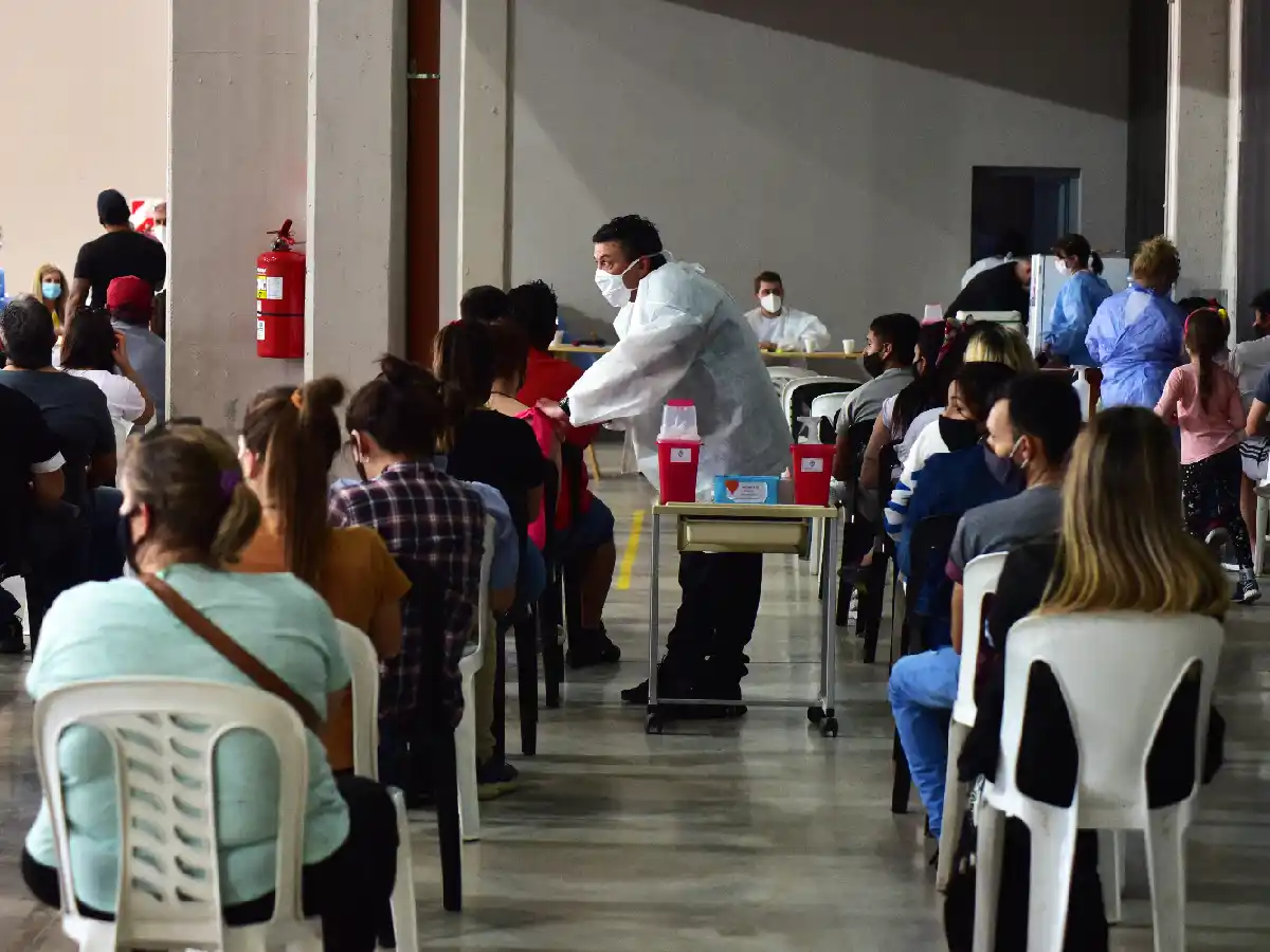 Llegaron vacunas contra covid y se retoman los operativos 