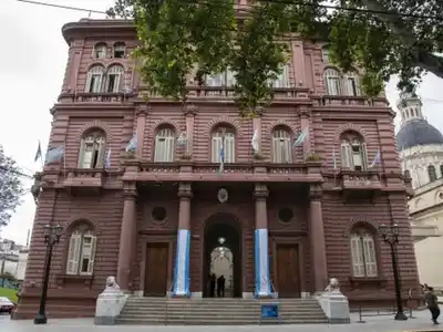 Tras la caída en la recaudación, Rosario prioriza servicios esenciales