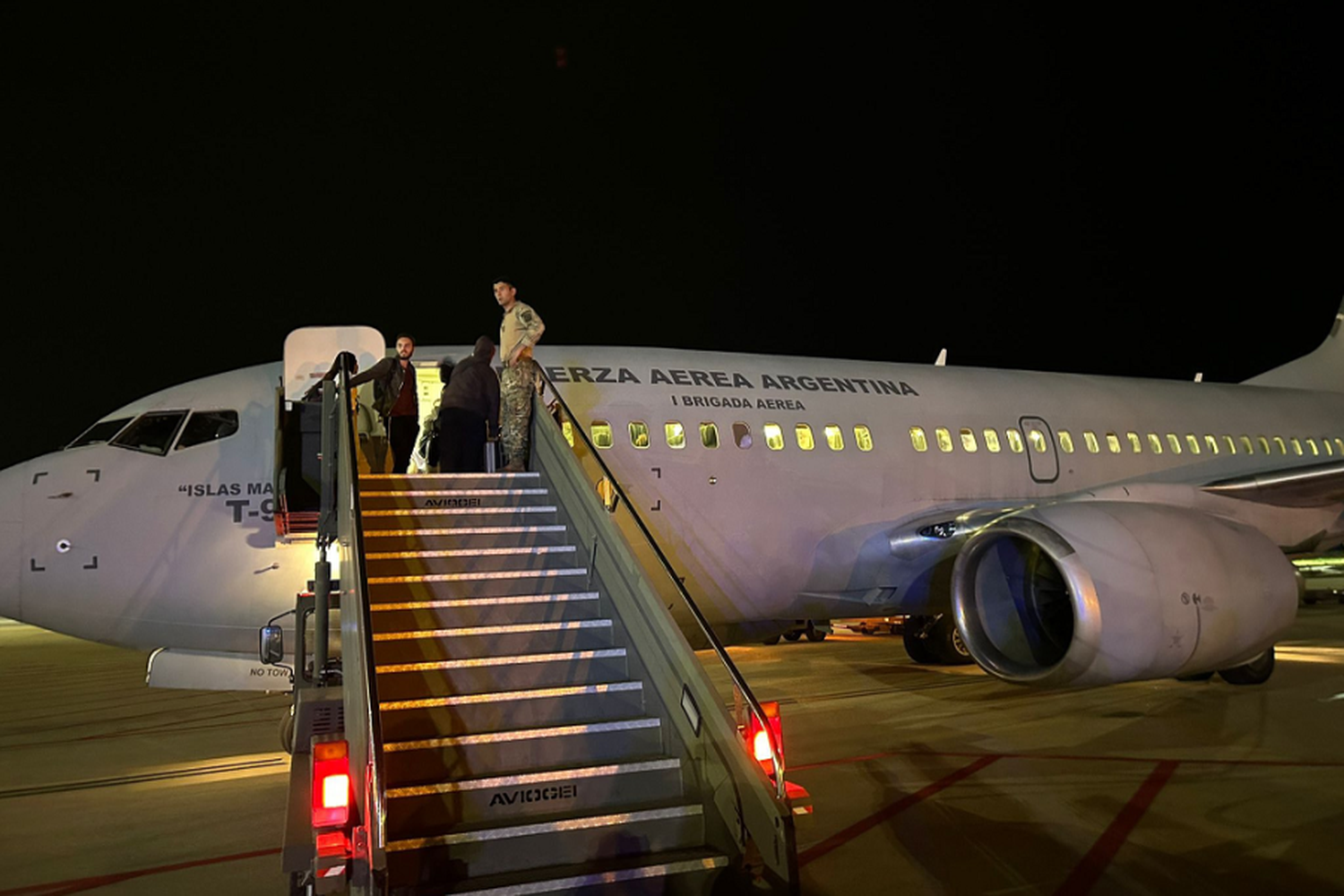 Aterrizó en Roma otro vuelo con 90 argentinos evacuados de Tel Aviv