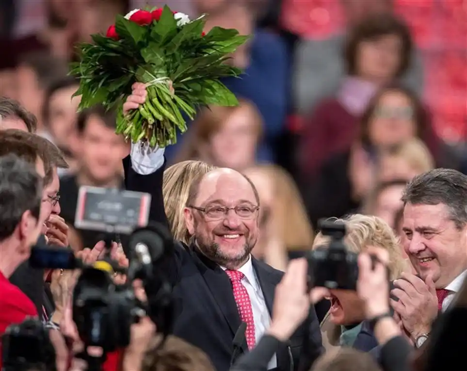 Schulz y su partido se unen para destronar a Merkel