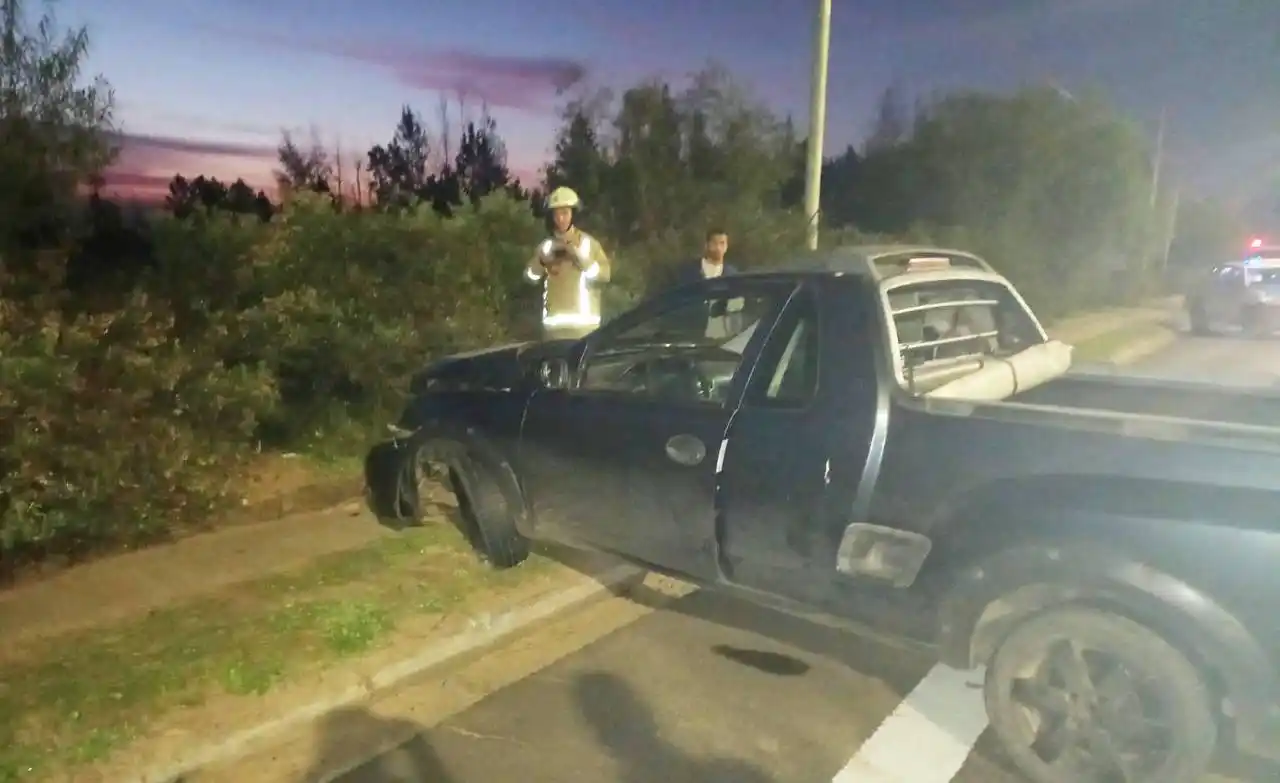Grave accidente entre dos vehículos en Avenida Monseñor Rösch