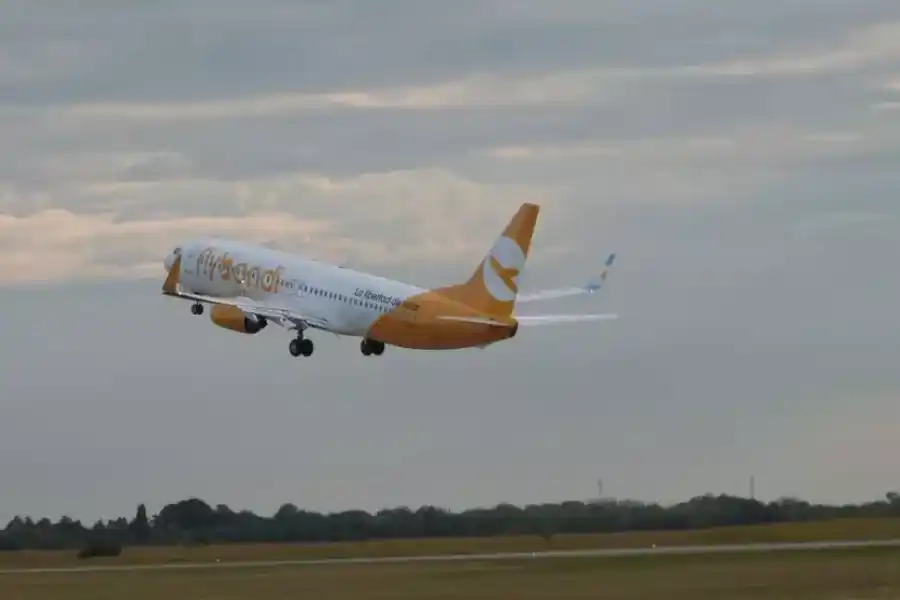 Conmoción: un hombre de 49 años murió tras descompensarse en un vuelo entre Bariloche y Córdoba