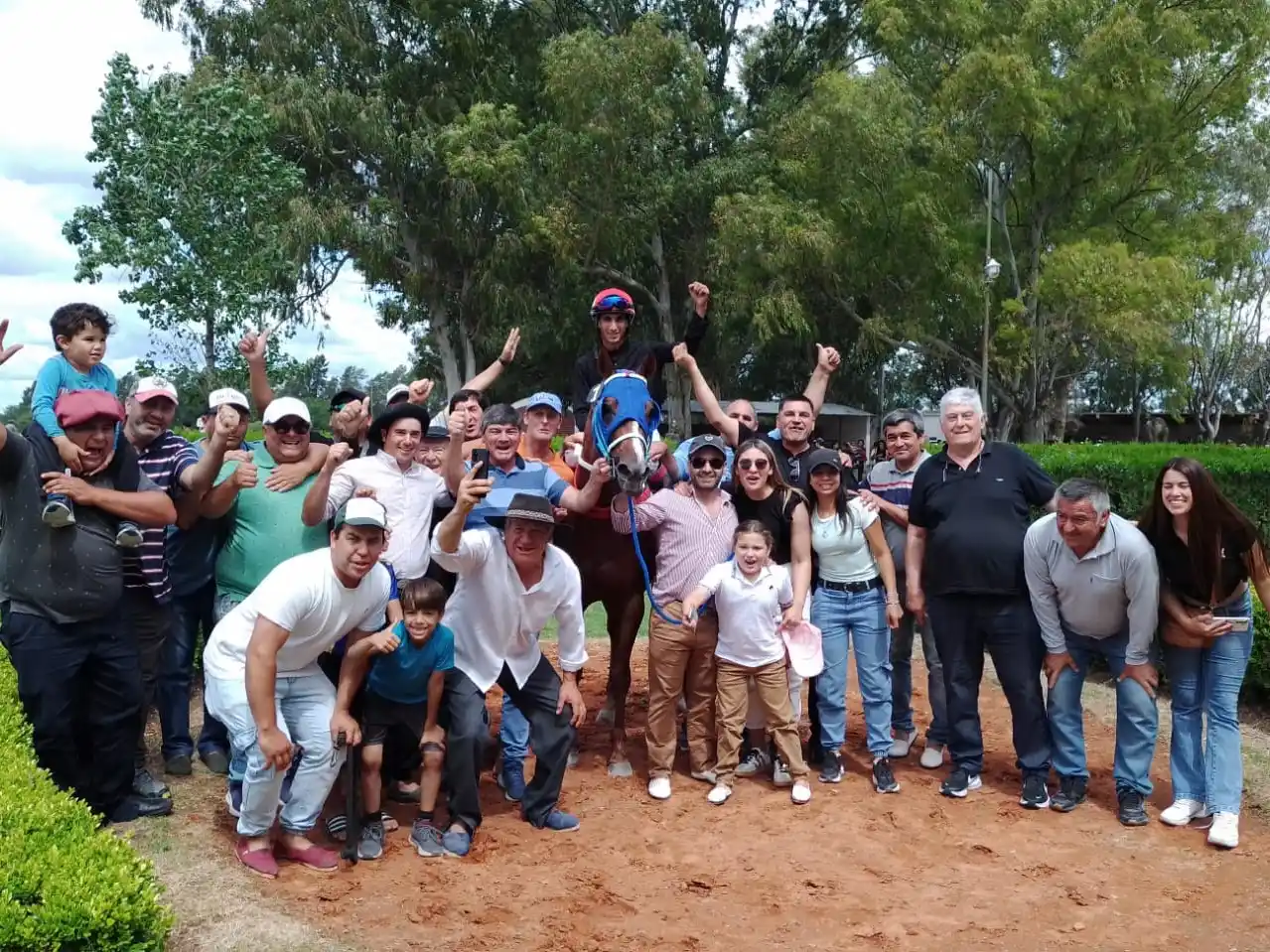 Turf: Mantecosa se impuso en el Gran Premio “Gury” Cáceres