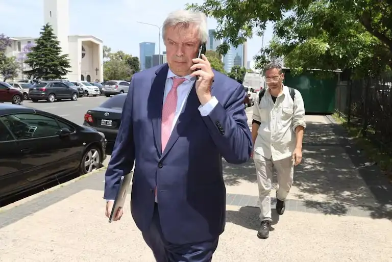 Mauricio D'Alessandro en el ingreso a Tribunales.