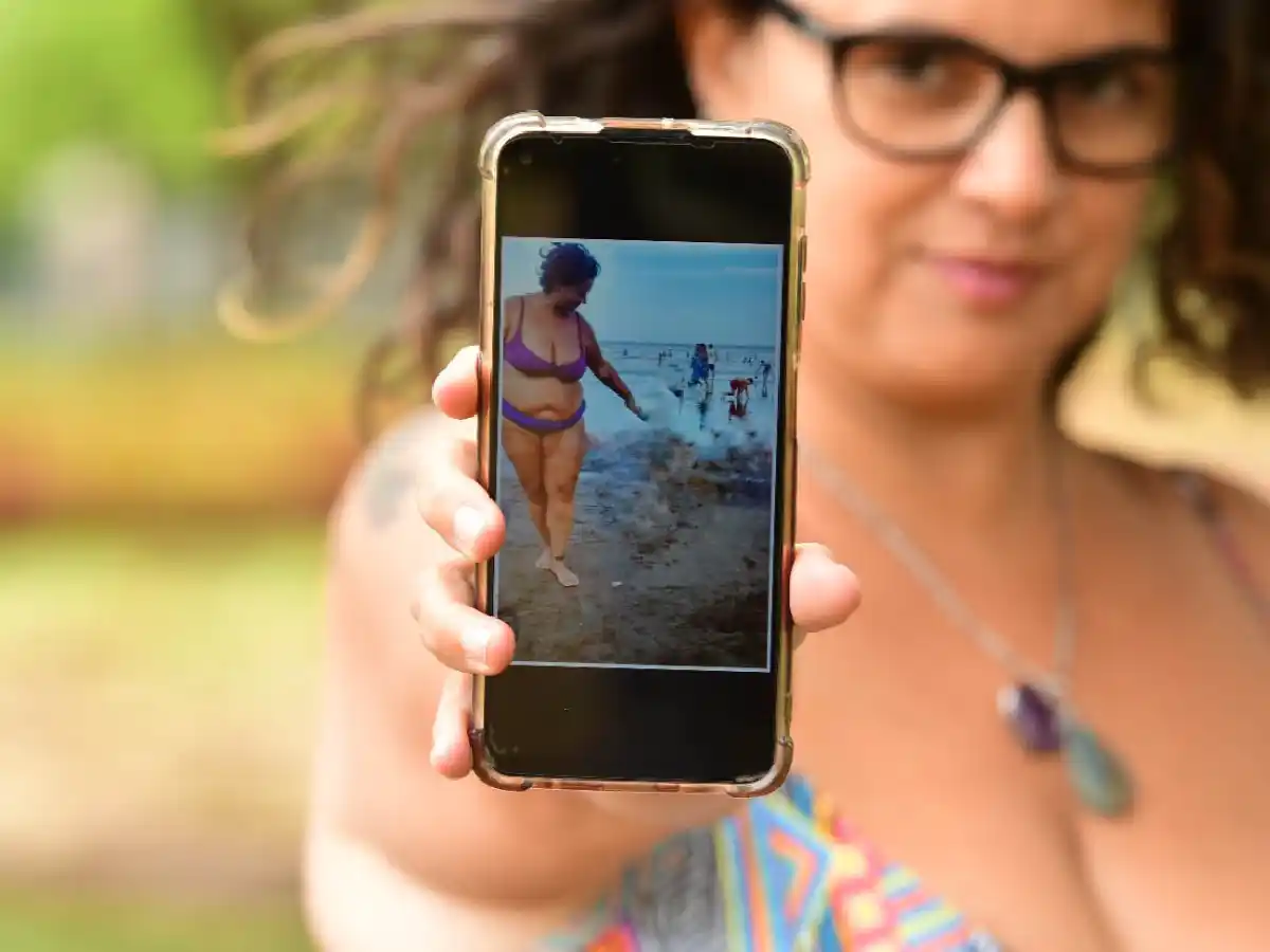 Una campaña busca “hackear el operativo bikini” y llenar las redes de “panzas reales”