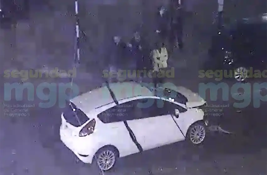 Cruzó en rojo y provocó un fuerte choque en avenida Colón