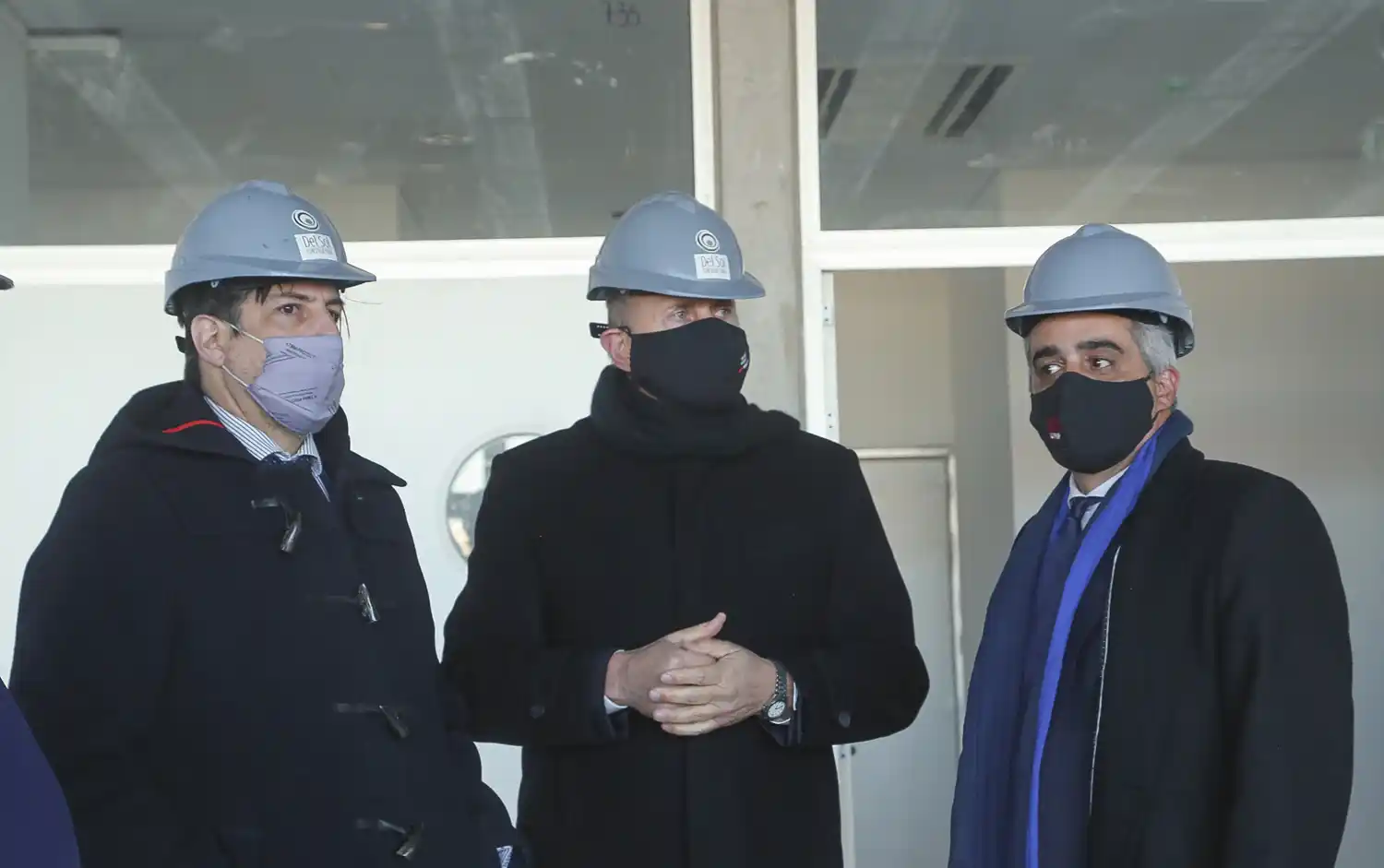 Perotti y Trotta entregaron becas para que jóvenes finalicen sus estudios de grado y pregrado