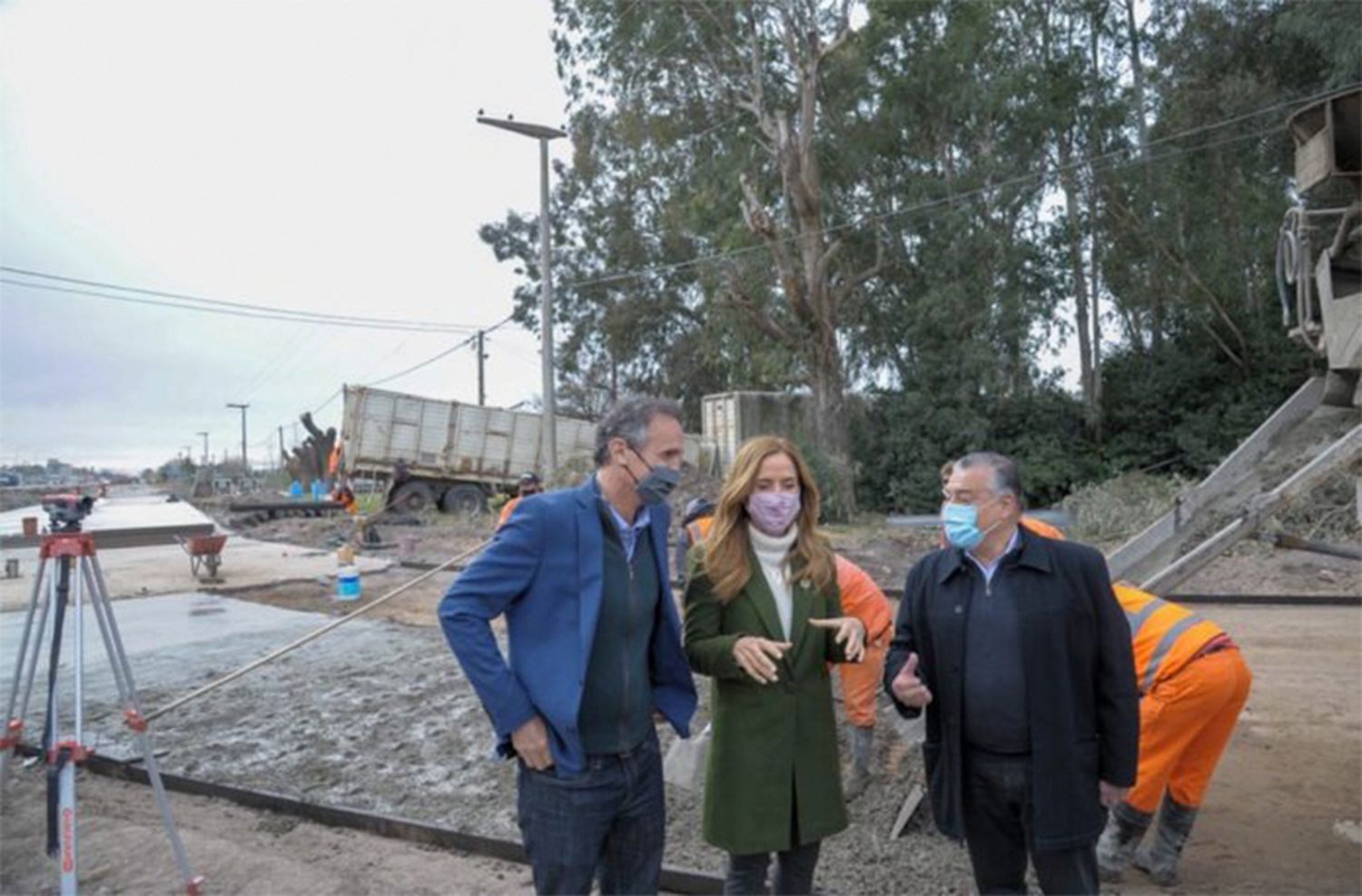 Tolosa Paz visitó Las Flores y compartió actividad con Katopodis