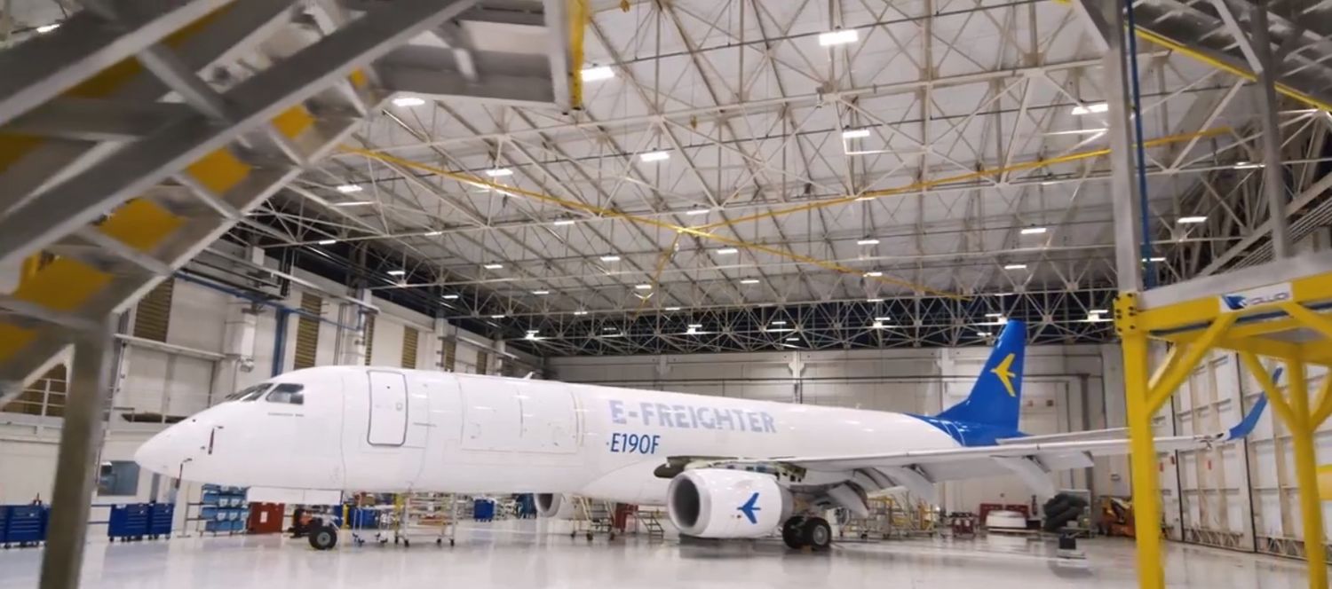 Embraer presentó el primer E190 convertido a carguero puro