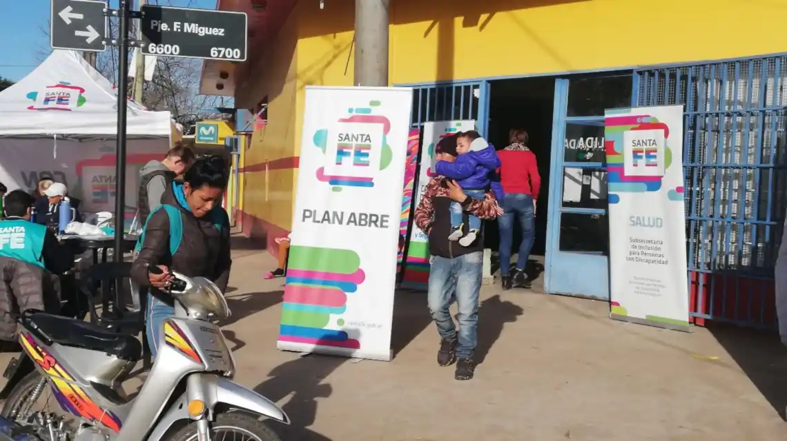 Plan Abre: se realizó una jornada de asesoramiento integral y trámites rápidos en barrio Yapeyú