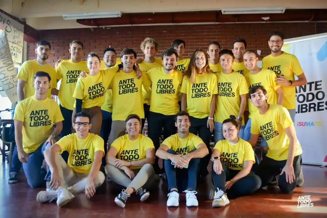 Integrantes de Ante Todo Libres de la Facultad de Humanidades de la UNMdP.