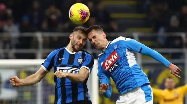 Suspenden Napoli-Inter en medio de un paquete de medidas para contener el virus