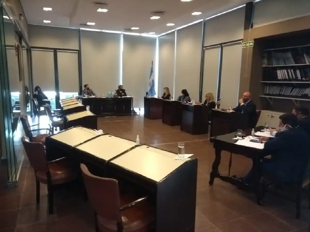 Por primera vez en 37 años, la oposición en el Concejo dejó la sesión