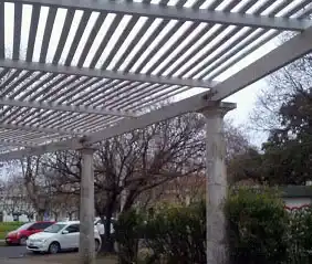 Proponen la colocación de cartelería en todas las plazas