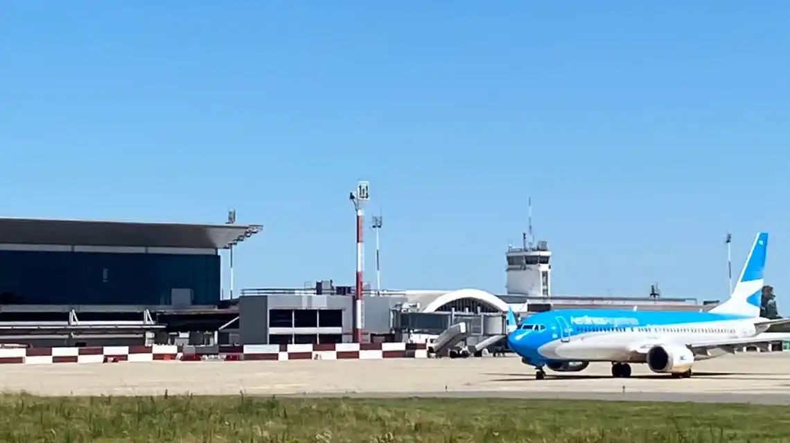 Despegó el primer avión con rumbo directo a Punta Cana.