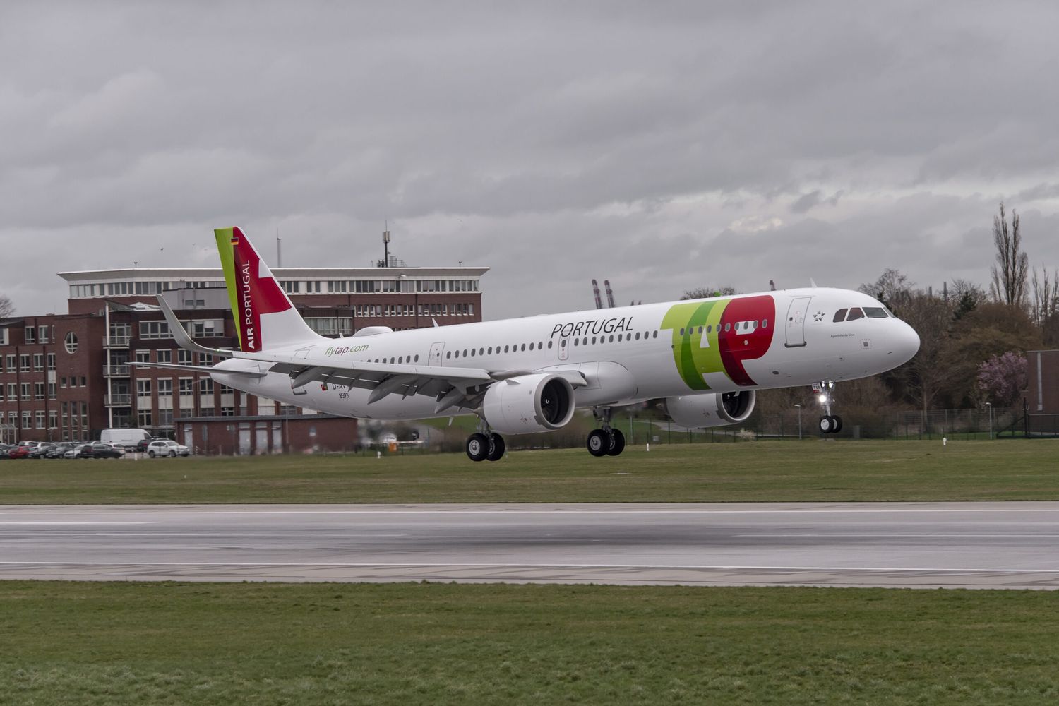 TAP transformation improves punctuality in Lisbon and spurs Airbus A350 reconsideration