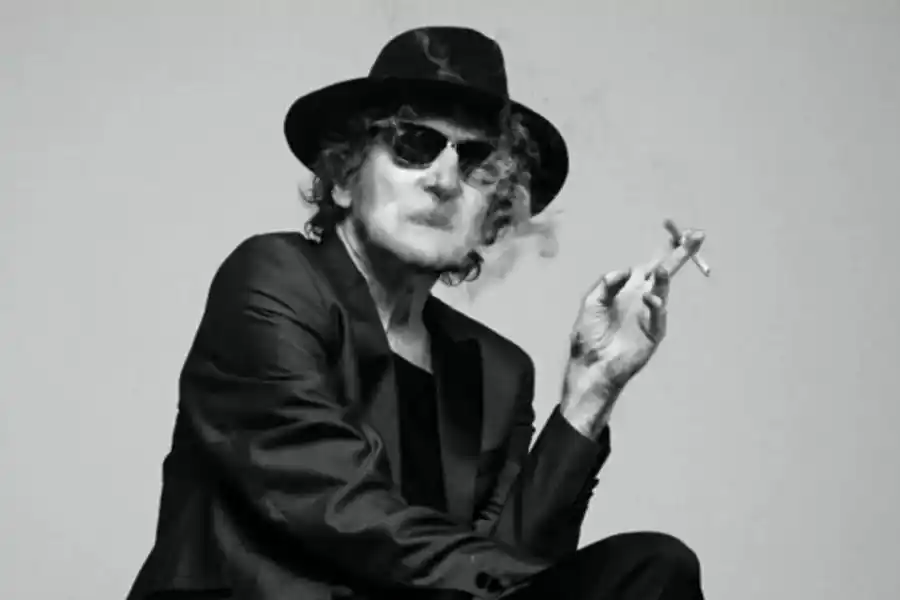 “Homenaje a Charly García que está cumpliendo 70 años. Será en el escenario móvil, ubicado en las inmediaciones de la Escuela de Música.