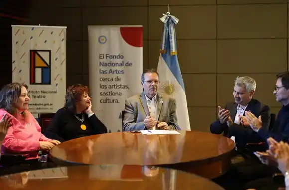 Préstamos generales para la actividad teatral